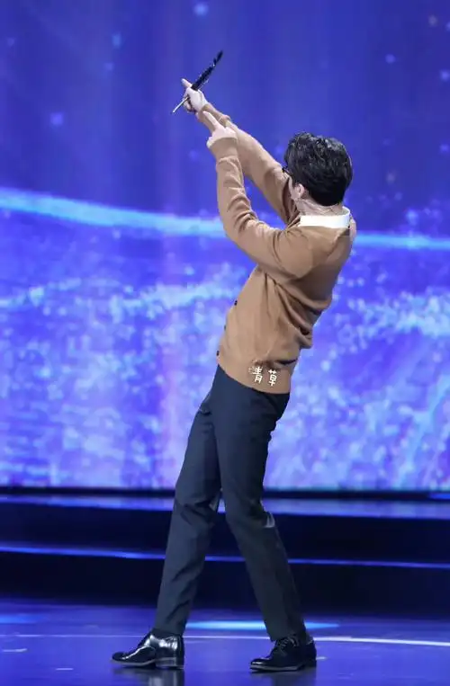 祝李易峰0504生日快乐##峰启新一岁,事事常安乐