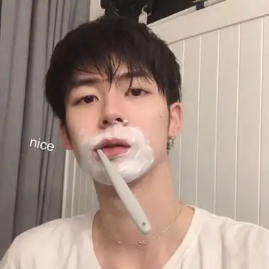 帅气男头真人照片15岁高清图片_男生头像_头像屋