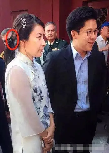 郭晶晶回娘家穿着掀热议 土到气质全无网友大呼看不懂