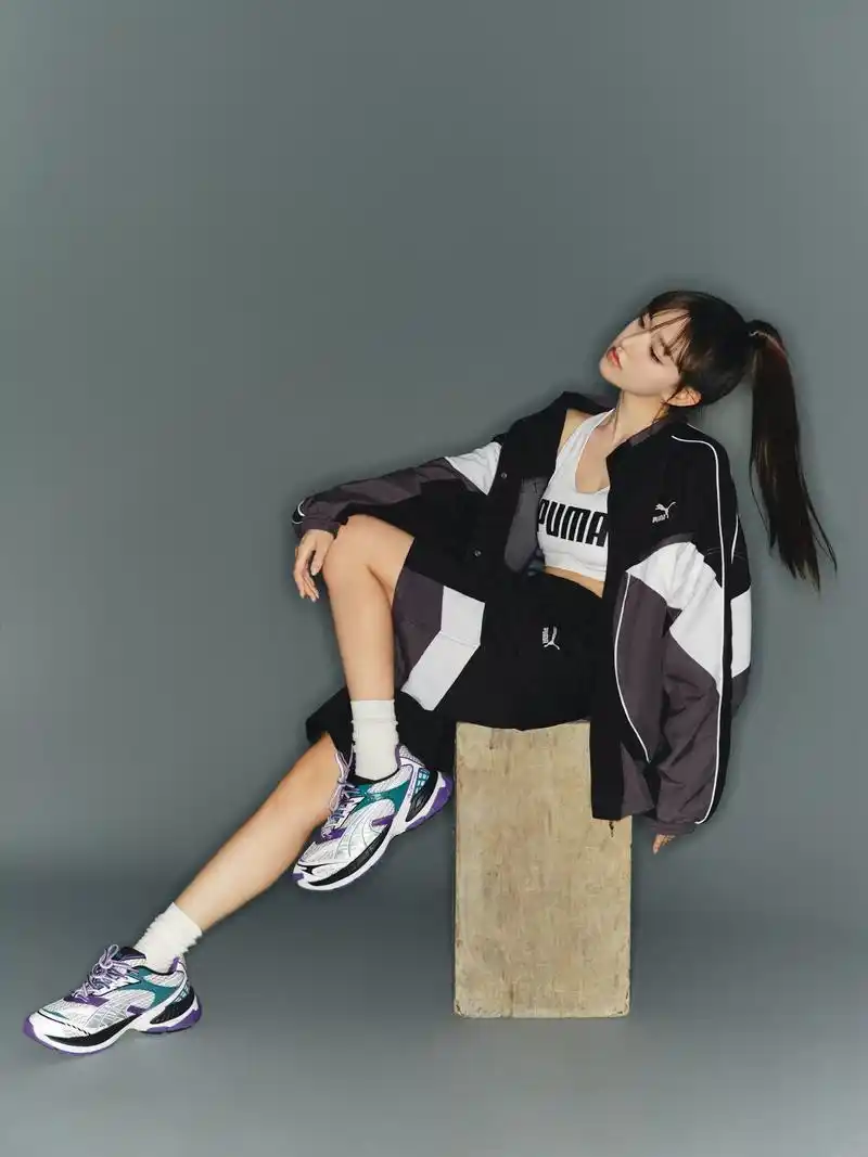 程潇运动装大长腿性感写真