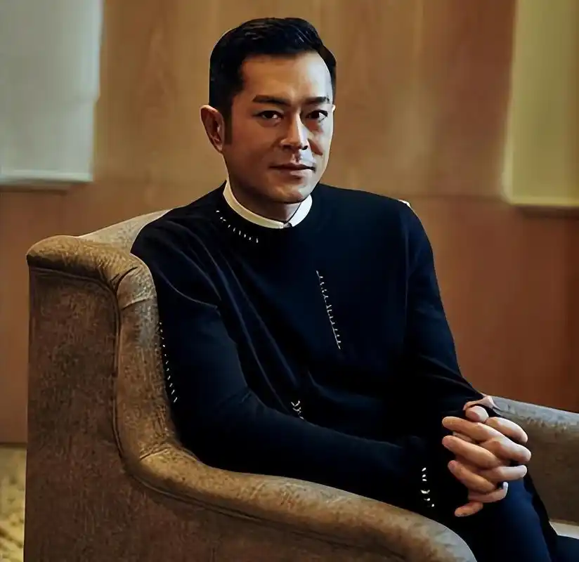 53岁古天乐,头发稀疏脸像"蜡像人",身家过亿至今未结婚生子