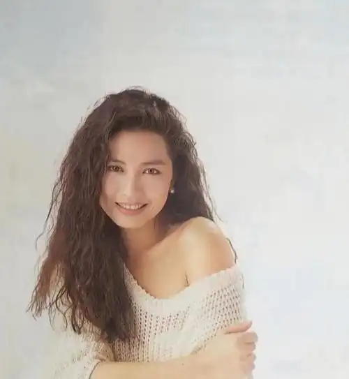 最美港姐钟楚红拒绝了成龙选择了平凡可靠的爱情作为妻子