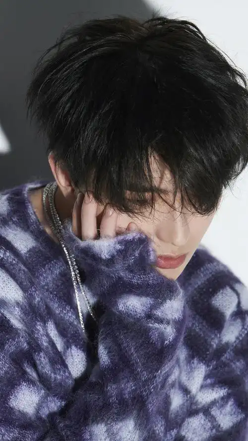 帅哥明星蔡徐坤手机壁纸