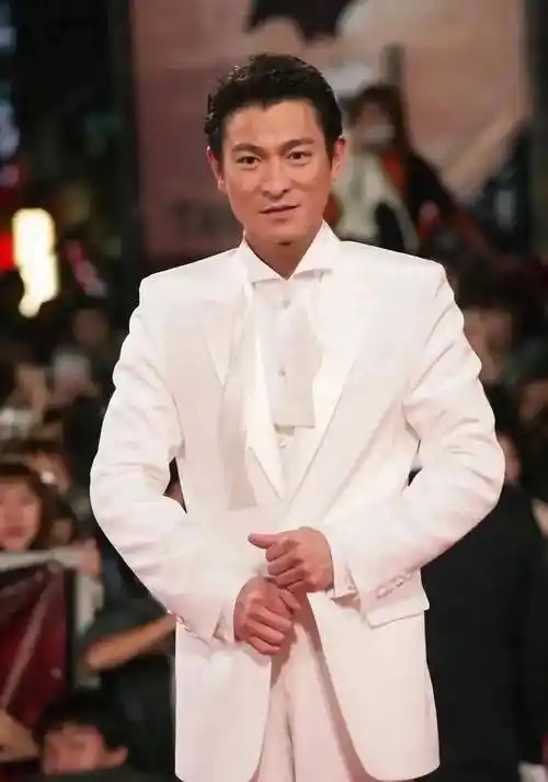 中年不可怕,做好这三点,刘德华教你60岁也能做型男_西装_发型_华仔