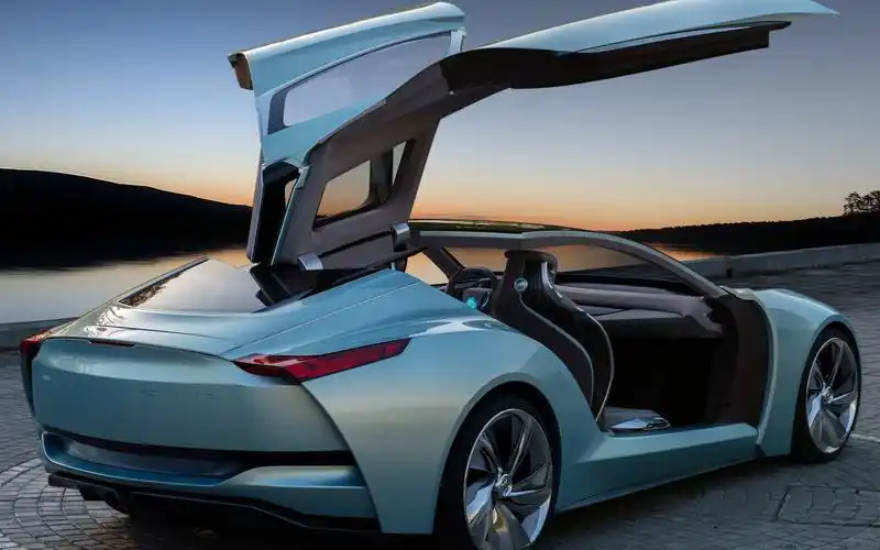 别克未来概念车桌面壁纸之蓝色轿车riviera