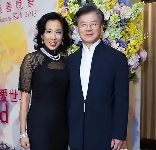 曝65岁朱玲玲二次净身出户离婚她的一生都在为长子霍启刚铺路