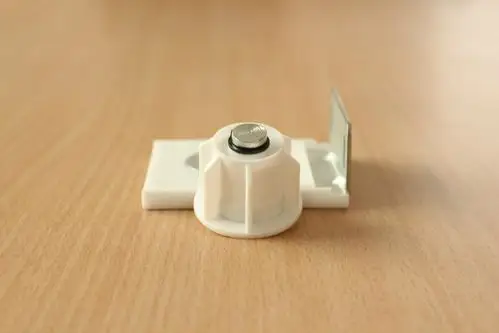 厂家直批窗帘配件卷帘制头拉姆斯38小方制头白色灰色