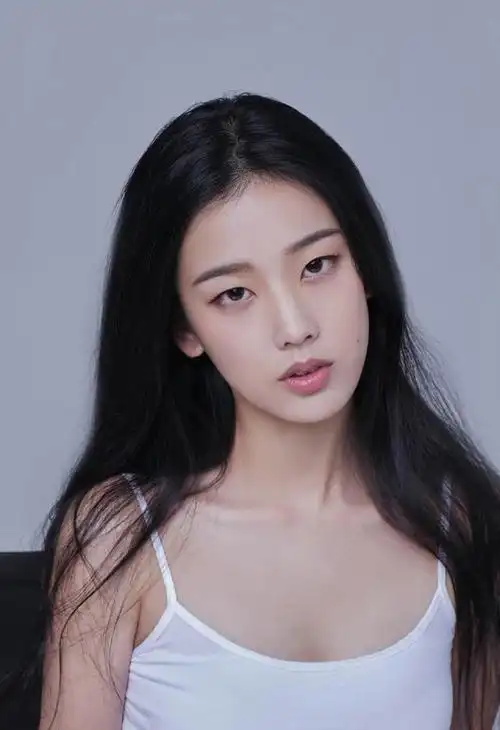 慵懒气质——青春有你2左卓