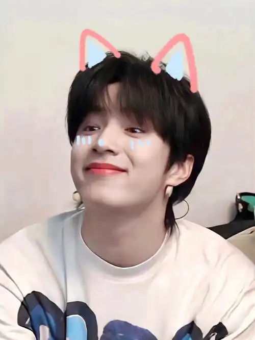 刘耀文可爱的自拍