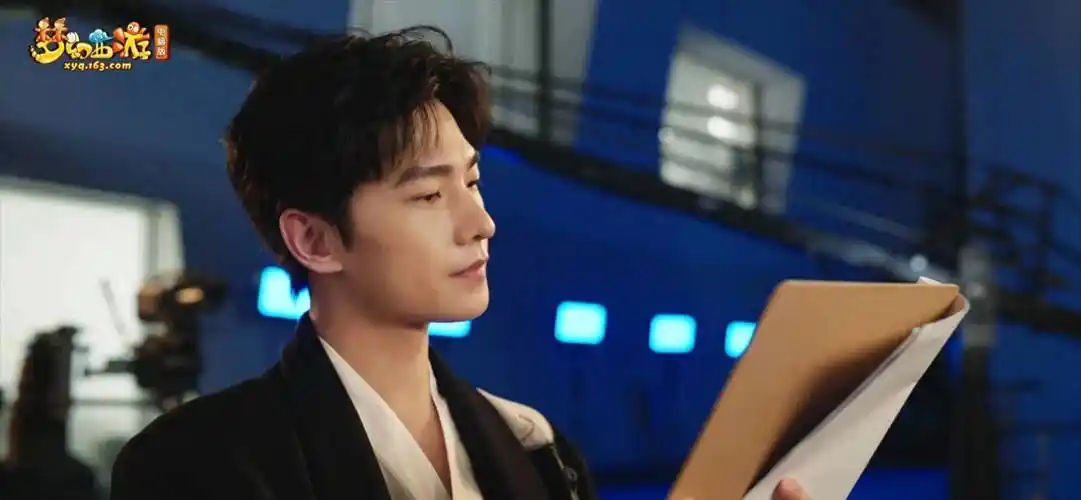 娱乐瓜:舒淇李冰冰杨洋杨幂杨颖邓为白鹿虞书欣沈月刘昊然乔振宇_造型