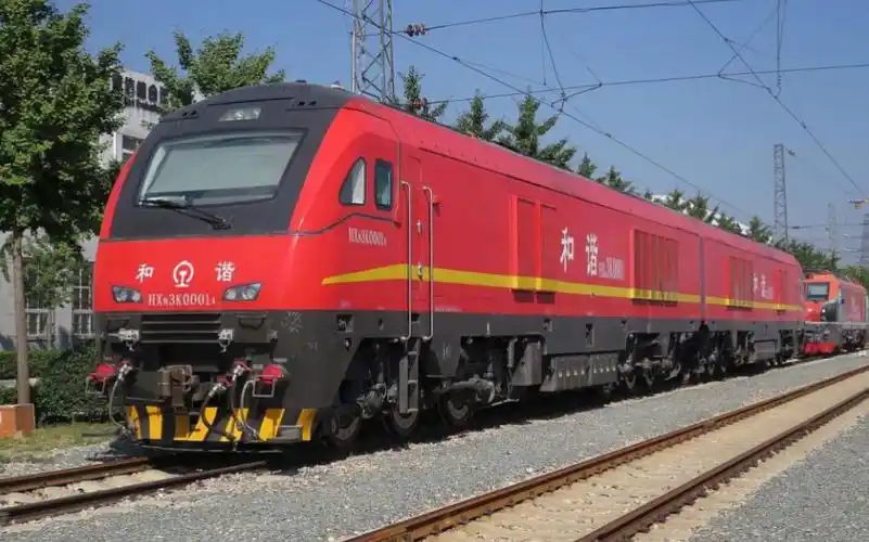 高铁上的fxn3k与hxd1d-j