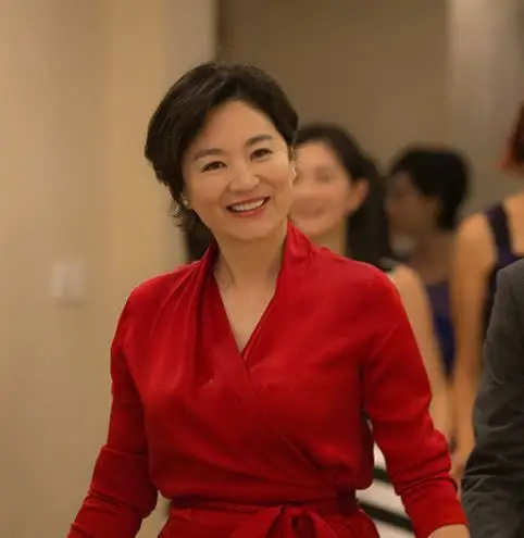 林青霞近照生图流出!皱纹尽显依旧惊艳,网友:自然老去太耐看