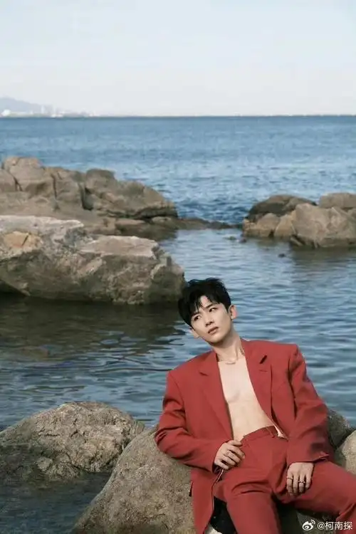 白敬亭的这个身材确实是没得说了……__财经头条