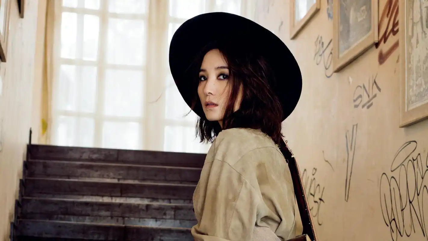 性感女星宋佳帅气写真高清电脑壁纸