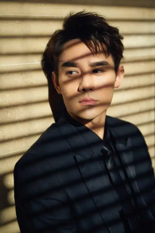 王凯,1982年8月18日出生于湖北武汉,中国内地男演员,歌手,毕业于盅腚