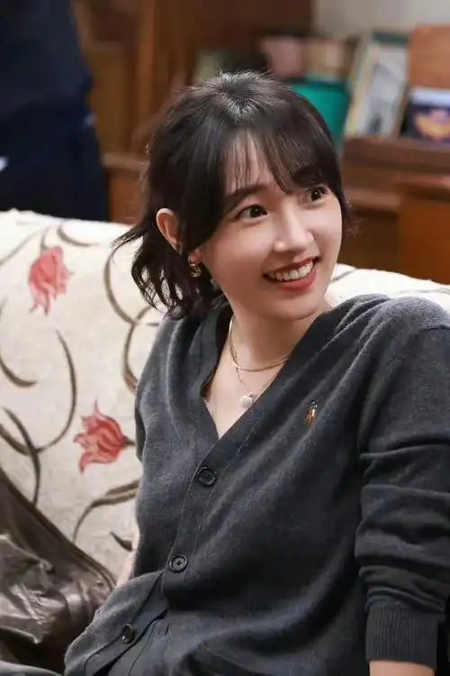 《骄阳似我》热播,白百何私服穿搭冲上热搜,太会穿了吧_澎湃号·湃客