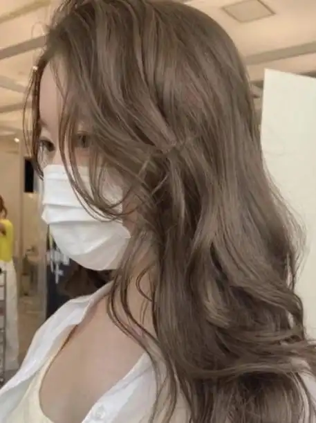 不需要漂色又显白时髦的发色,一分钟告诉你女生必染发色#虞书欣发色