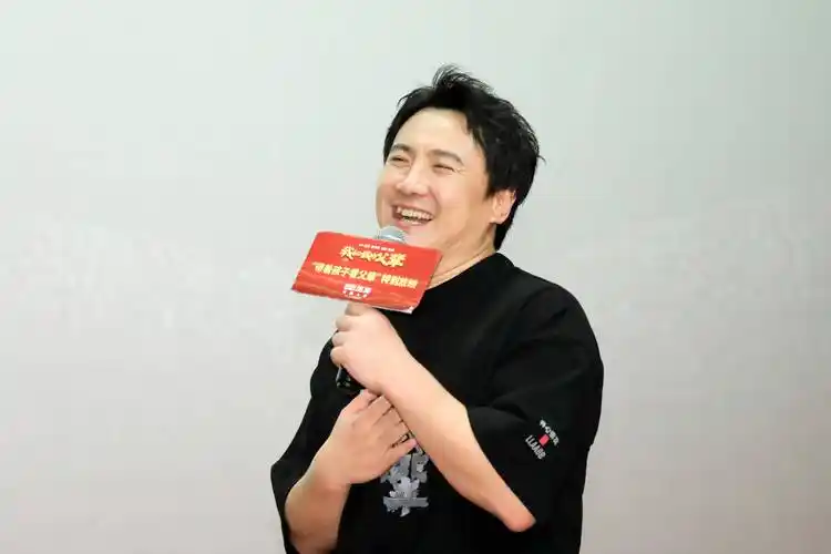 吴京章子怡徐峥沈腾共谈我和我的父辈接过父辈眼底星辰交付新的青春