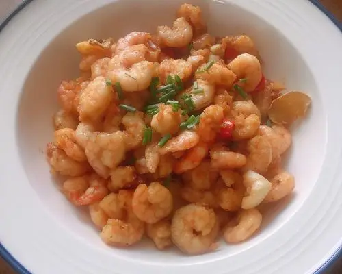 鲜掉眉毛的红烧虾仁的做法