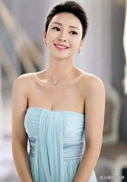 真正的人间尤物!43岁柳岩,魔鬼身材性感火辣!