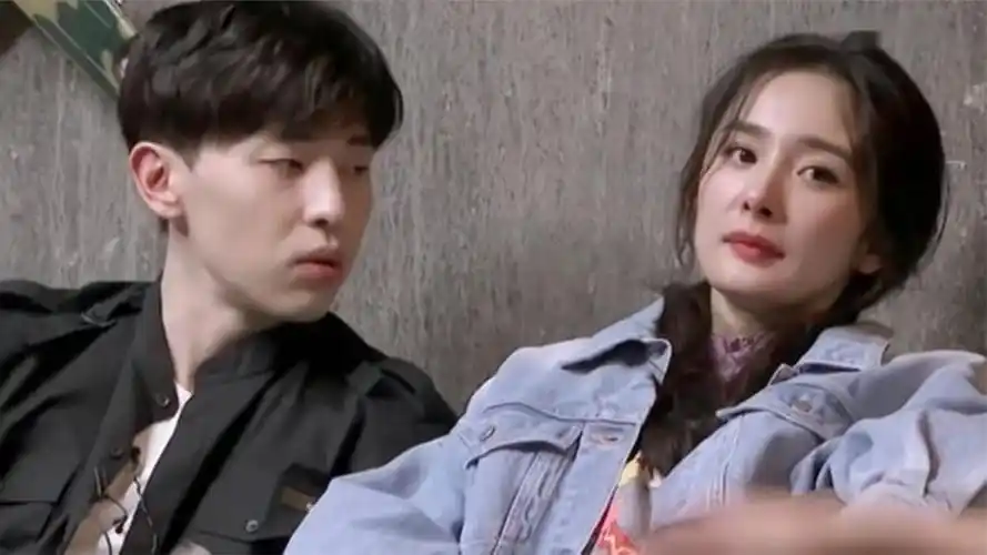 杨幂邓伦被曝早已秘密领证看杨幂的正面辟谣网友情商太高