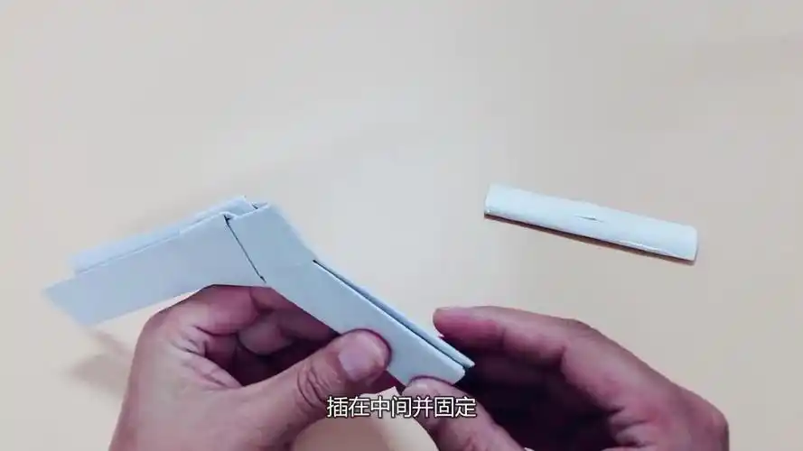 可以发射"子弹"的折纸玩具手枪,做法超简单,星期天有得玩了-生活视频