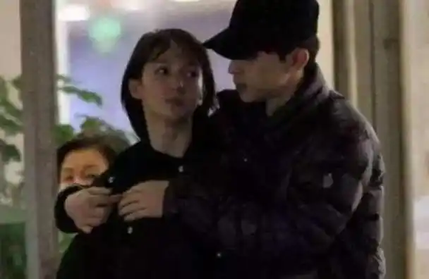 和王大陆之间的拉扯,和劣迹艺人邓伦的搂搂抱抱,和董又霖的分分合合.