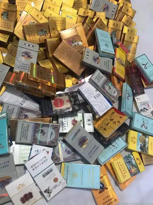 一堆烟盒合售(150多)
