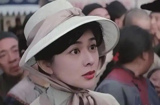 关之琳与向太同框,被赞好似两代人,40年美貌不垮,真女神|成龙|刘銮雄