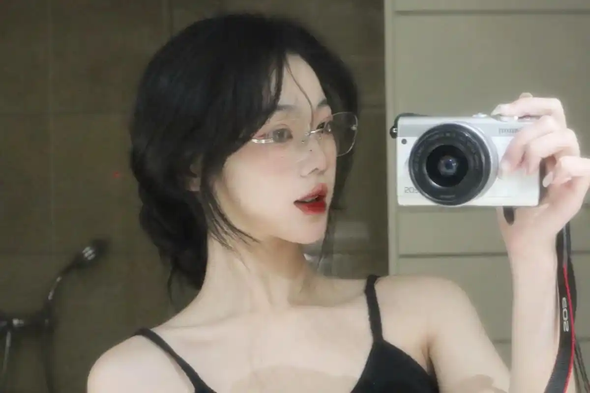 姐戴眼镜.#分享照片 #纯情女高 #清冷感 - 抖音