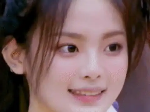 各团表情包担当硬糖少女张艺凡看到百分九收了