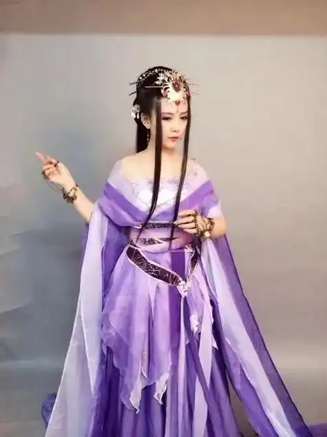 黑化妆请参考一下神魔井版花千骨