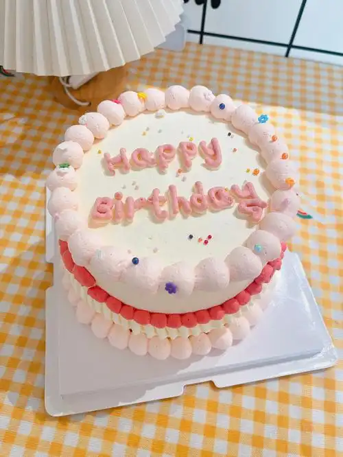 6寸动物奶油女士生日蛋糕