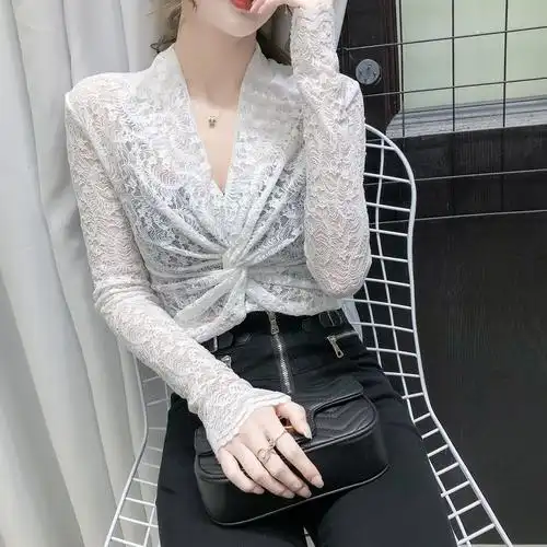 春秋新款洋气蕾丝打底衫女时尚小衫长袖网纱内搭镂空性感v领上衣