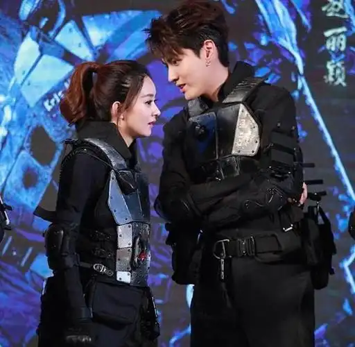 吴亦凡与赵丽颖的每一次对视都想吃了她,最后一张老吴心机太重!