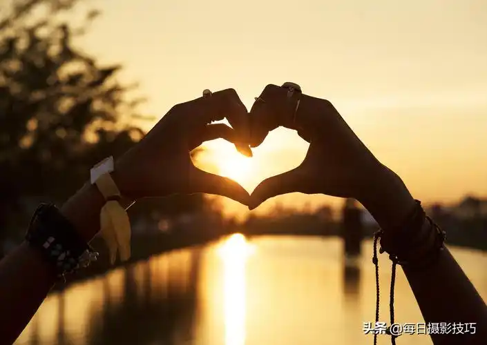 比心图片唯美手势(情人节到了) - 赤虎壹号