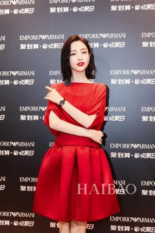 安普里奥阿玛尼emporioarmani庆祝满天星系列限量款腕表发布佟丽娅受