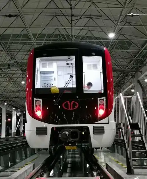 广佛地铁首列佛山造列车投入运营年底行车间隔或压缩至3分钟内