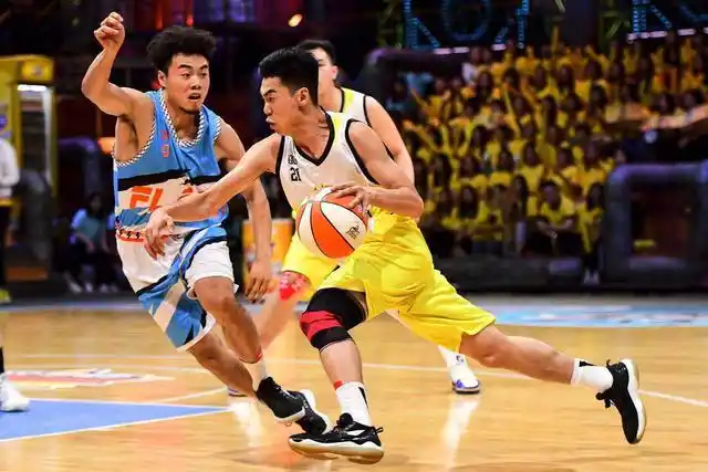 陈凯涛是路人王太原站的大魔王球员,他曾是cuba山西大学的队长.