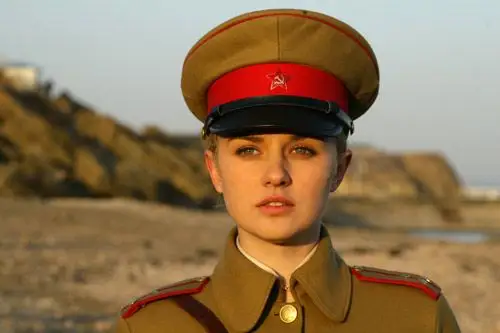 《我的娜塔莎》热播过半伊莉莎学说山东快书