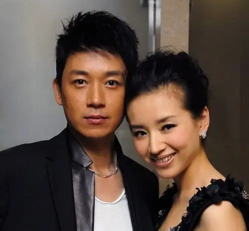 董洁再婚生女?本是开挂人生,却又将一手好牌打稀烂!_潘粤明