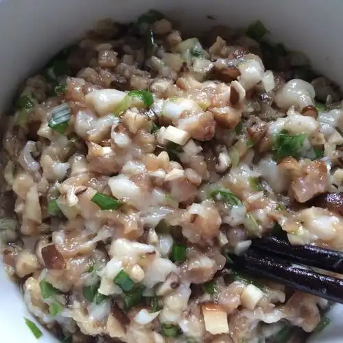 余小厨做的香菇肉馅饺子