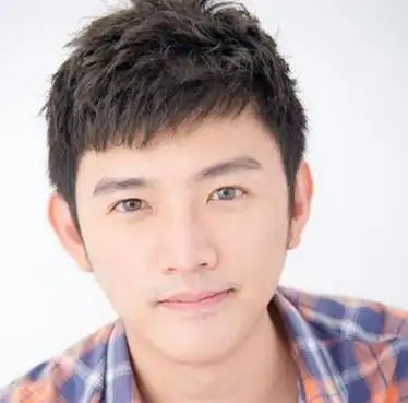 3,130斤圆脸男生适合什么发型?