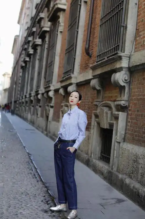 40岁韩雪衣品太无敌,白色长款大衣搭配衬衫,霸气女人味十足|西装|穿搭