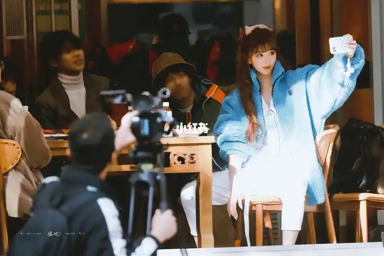 孔雪儿《哈哈哈哈哈》干饭路透_女明星_自拍_韩剧_孔雪儿_娱乐_明星