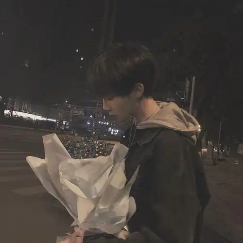 捧花头像男头赞评论更多