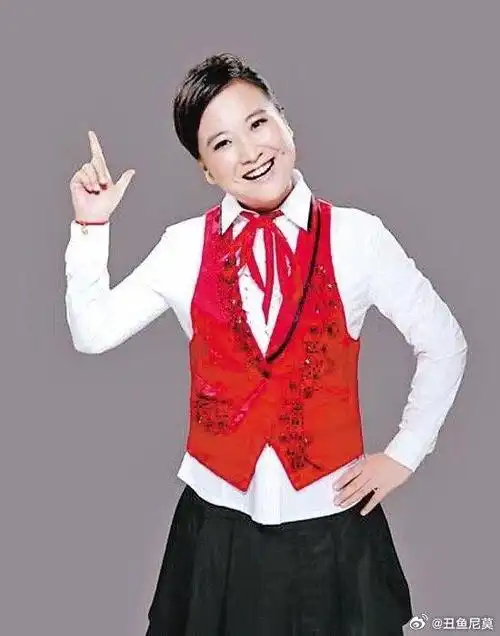 这个体重应该和早期的贾玲差不多吧.早期的贾玲看上去也就50公斤左右.