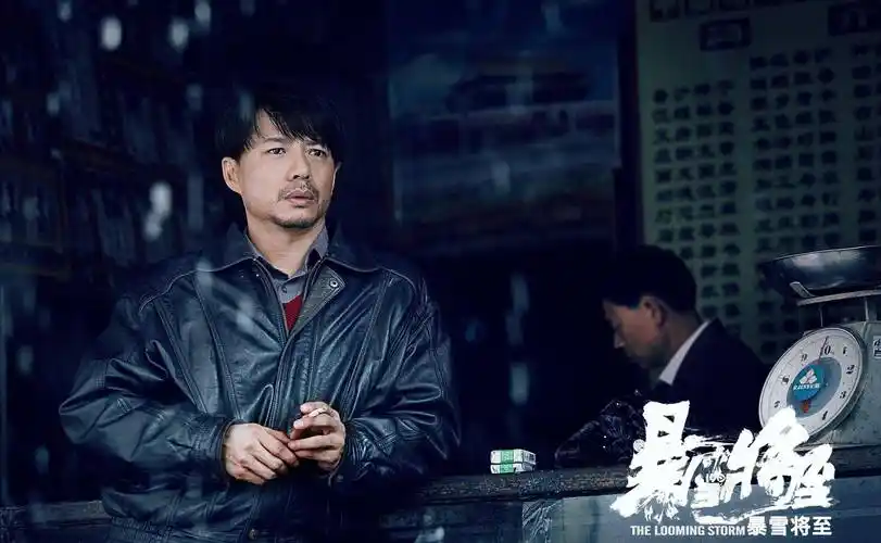 比自己低1届的学弟孙红雷,曾经也评价过段奕宏,"那天看了段奕宏就突然