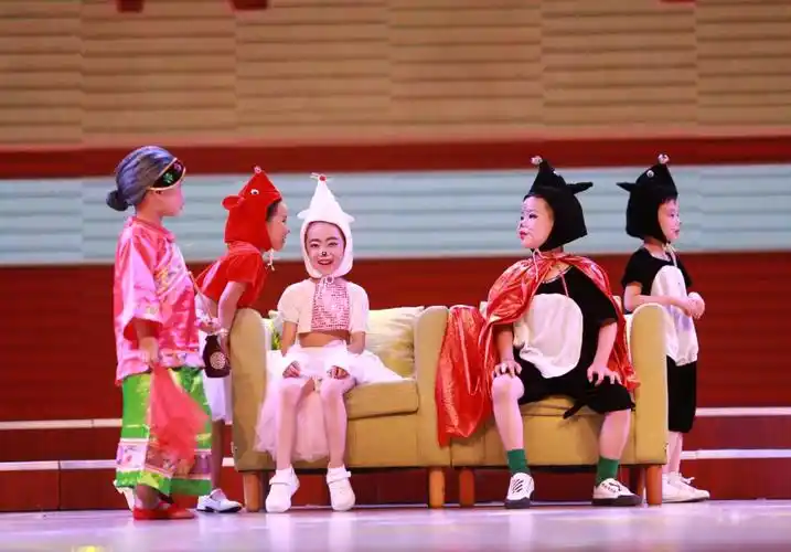 舞台表演部分小朋友相片