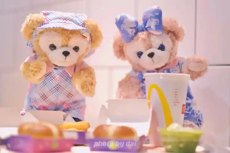 929304把两个小朋友馋坏了#玲娜贝儿壁纸  #星黛露壁纸  #东京